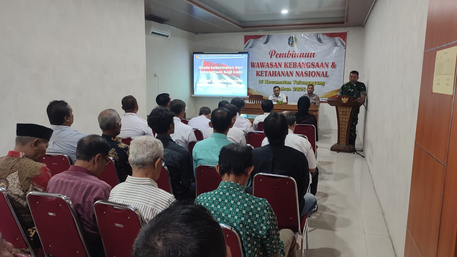 Perkuat Wawasan Kebangsaan, Danramil Kota Bekali Ketua RT/RW dan Karang Taruna tentang Nilai Persatuan